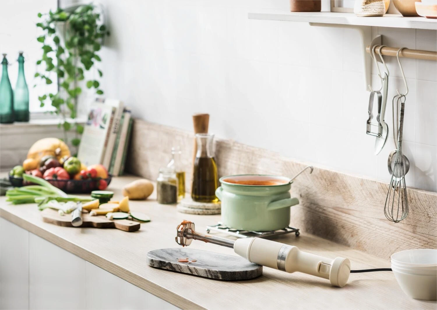 KitchenAid Stabmixer Set In Creme, Kabelgebunden – Bild 7